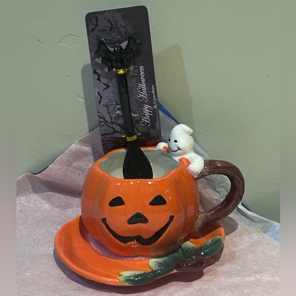HAPPY HALLOWEEN By Corner Ruby 3 Piece Ceramic Pumpkin Mug, Saucer & Spoon Set. - Picture 9 of 12